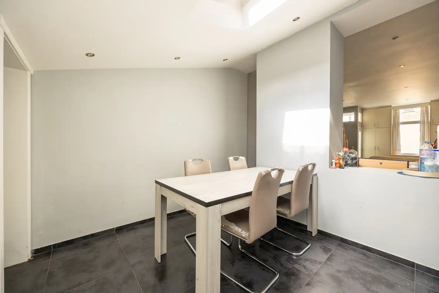 Charmante en instapklare starterswoning met grote Zuid-tuin foto 10