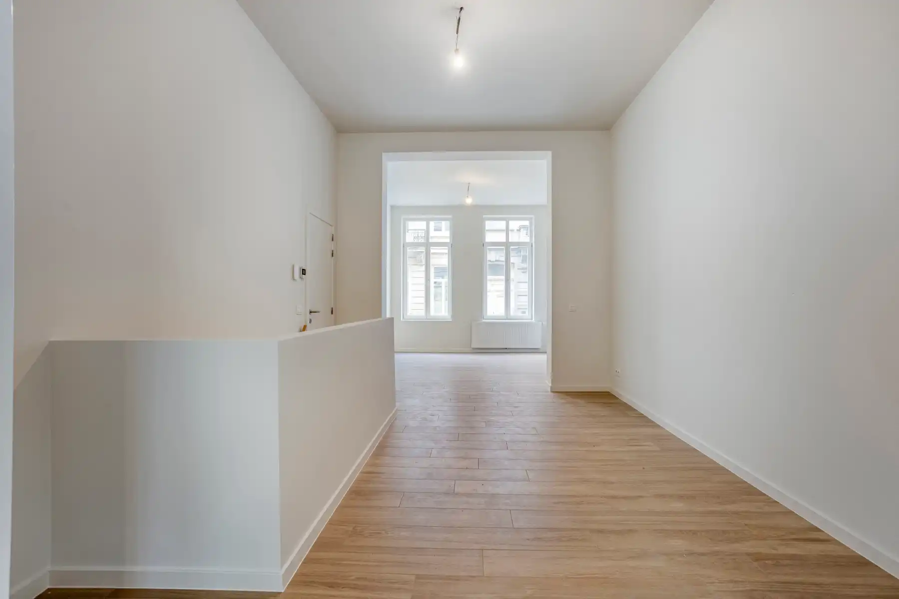 Prachtig gerenoveerd 2-slaapkamerappartement met tuin foto 10