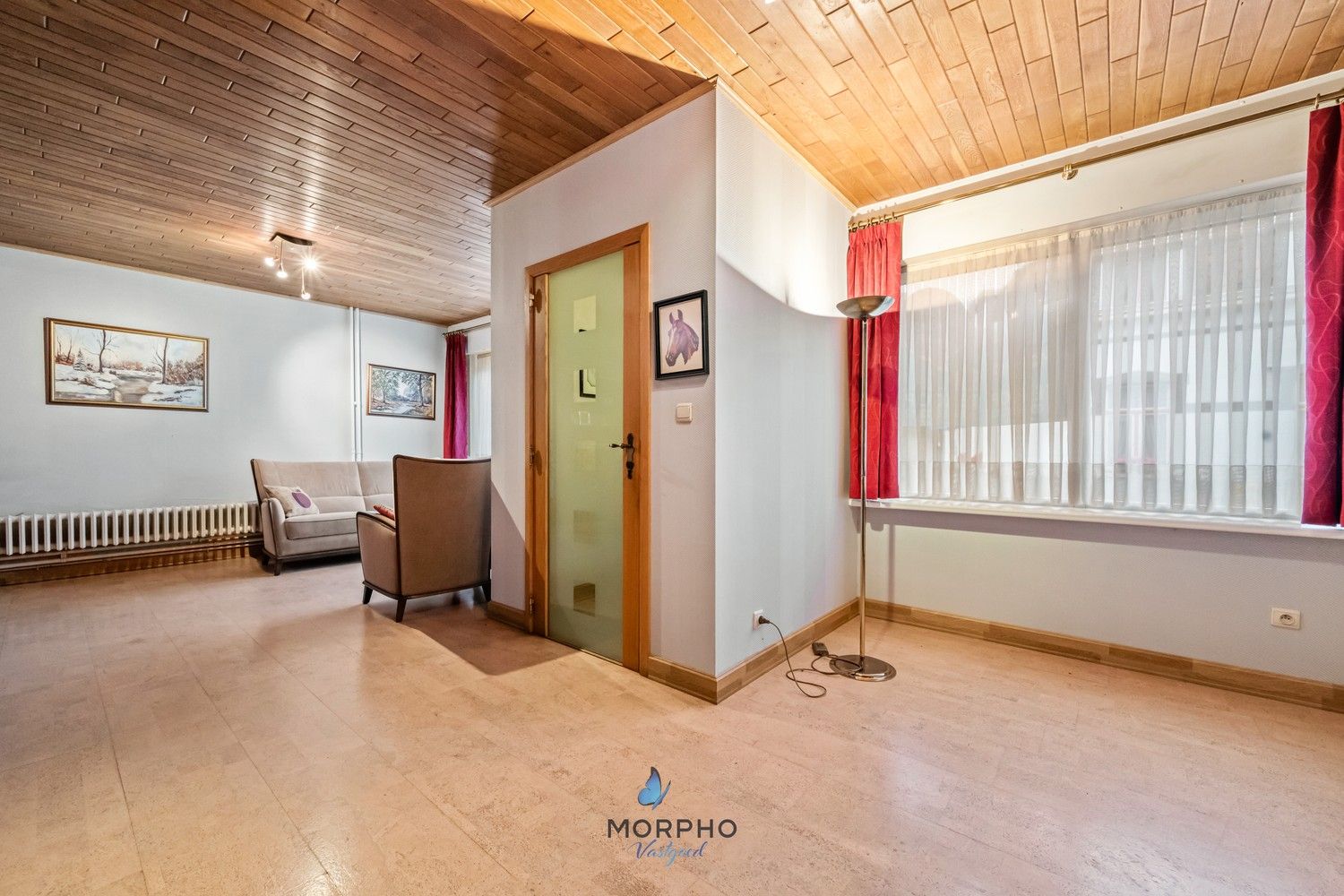 Te renoveren gezinswoning met karakter en potentieel in hartje Ruddervoorde foto 4