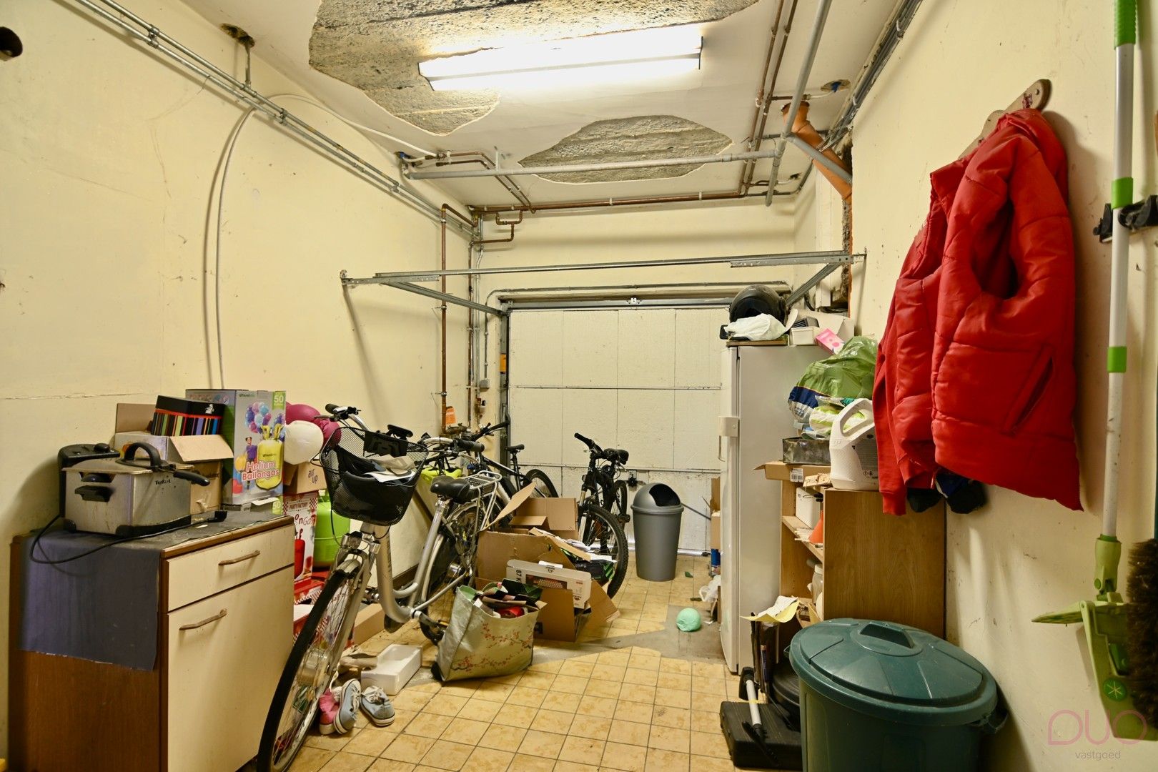 Ruime gesloten bebouwing met inpandige garage en landelijk uitzicht op 10a80ca foto 19