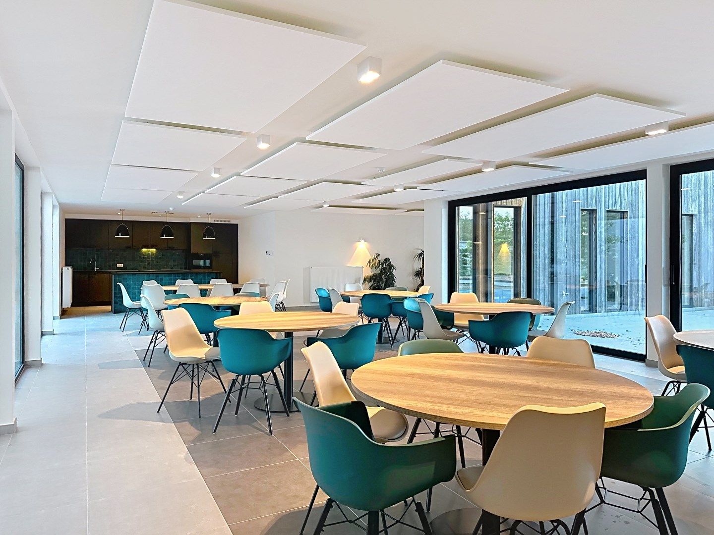 Stijlvol gelijkvloers appartement met gemeenschappelijke tuin foto 12
