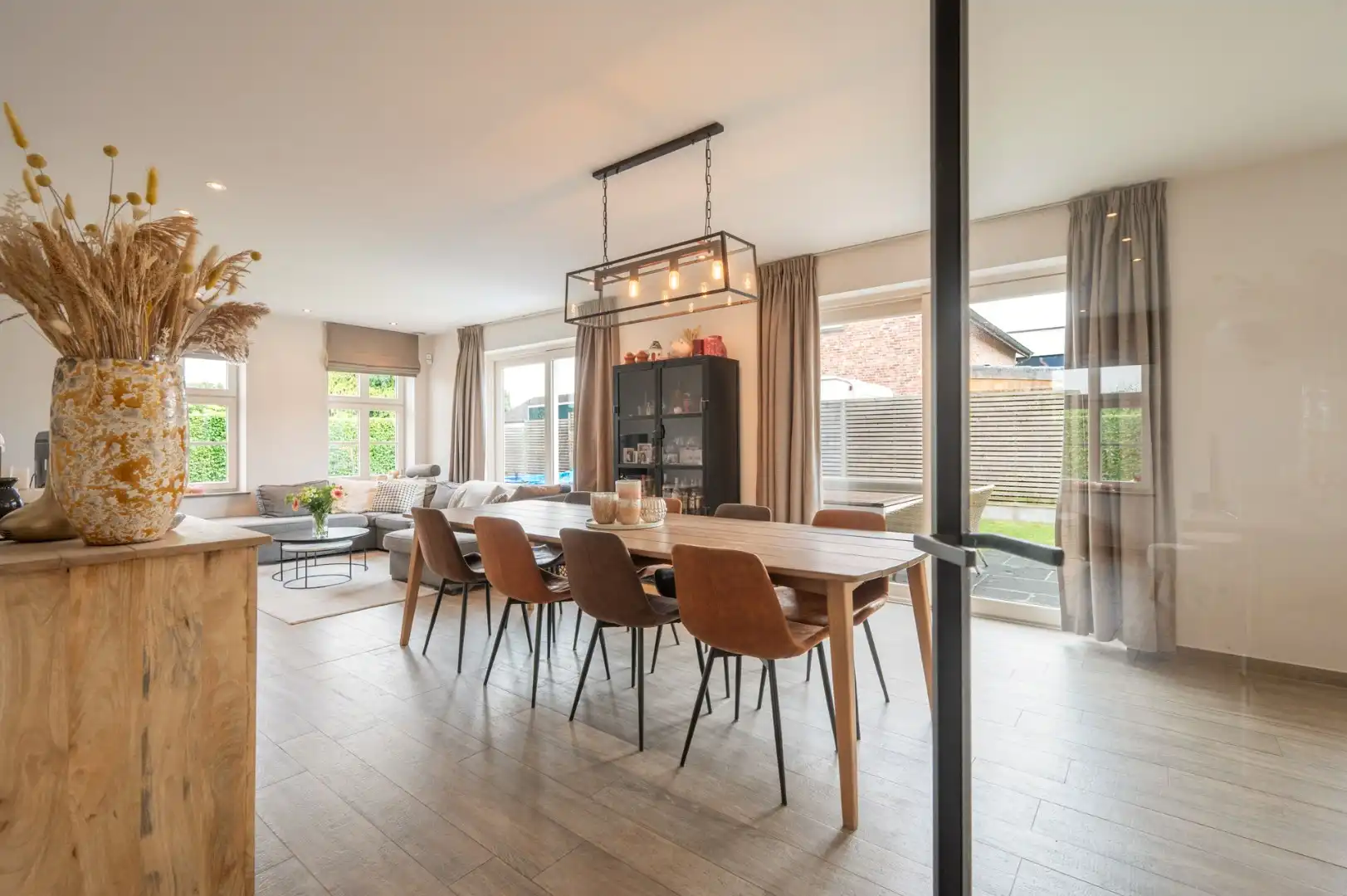 Ruime villa in pastoriestijl - rustig gelegen foto 3