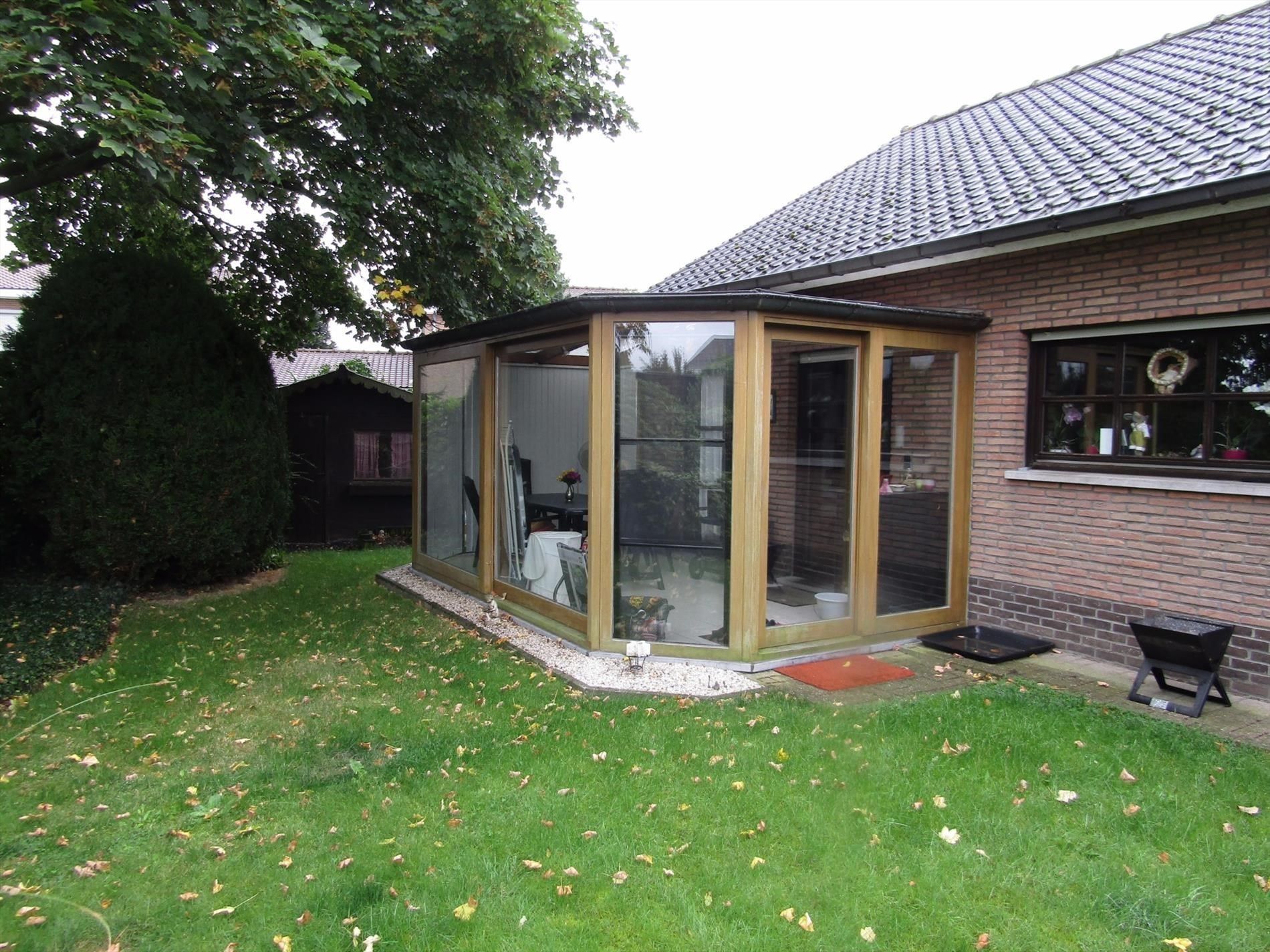 Ruime bungalow met tuin in Zulte foto 13