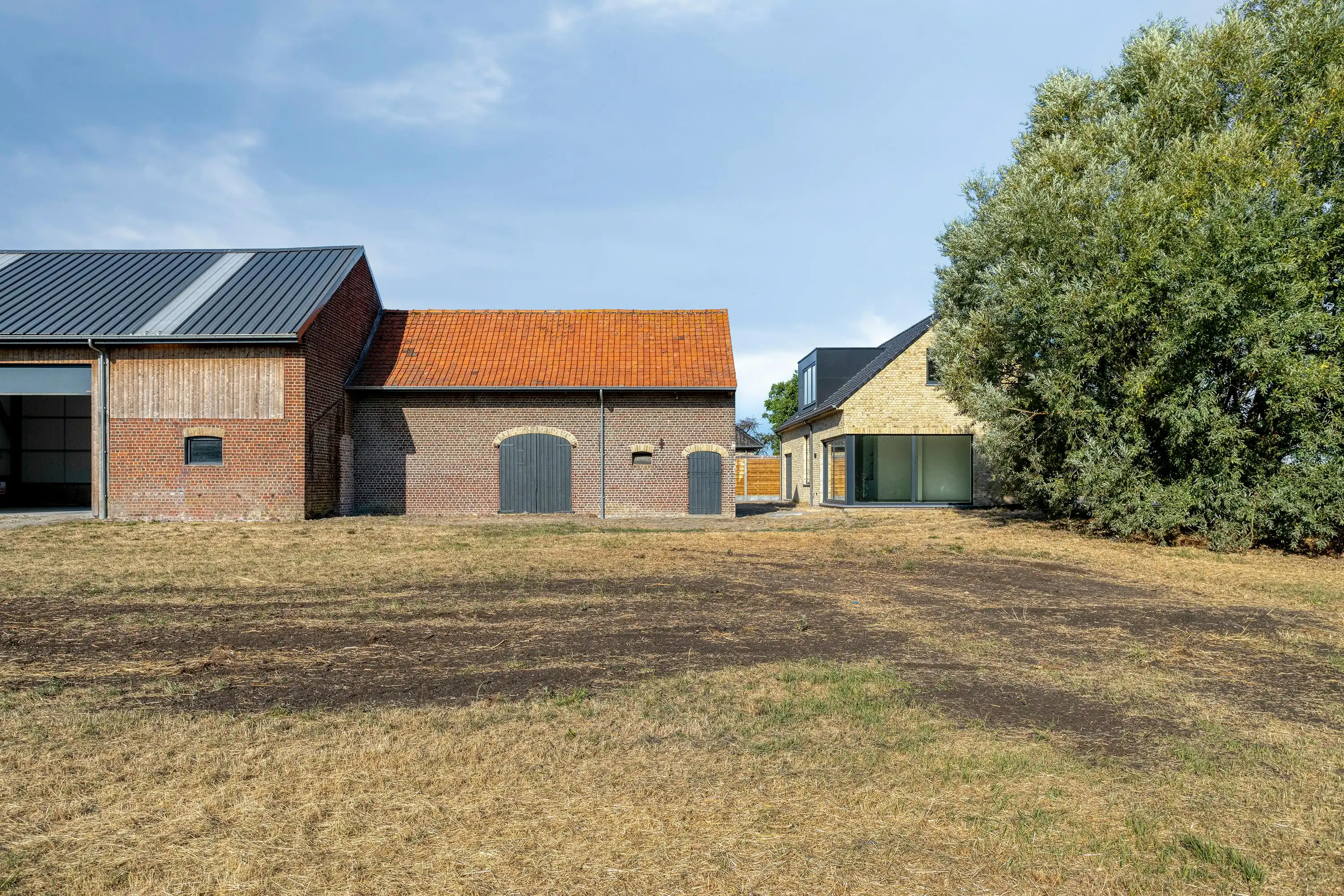 Alleenstaand huis te koop in Vleteren met weide en bijgebouw foto 5