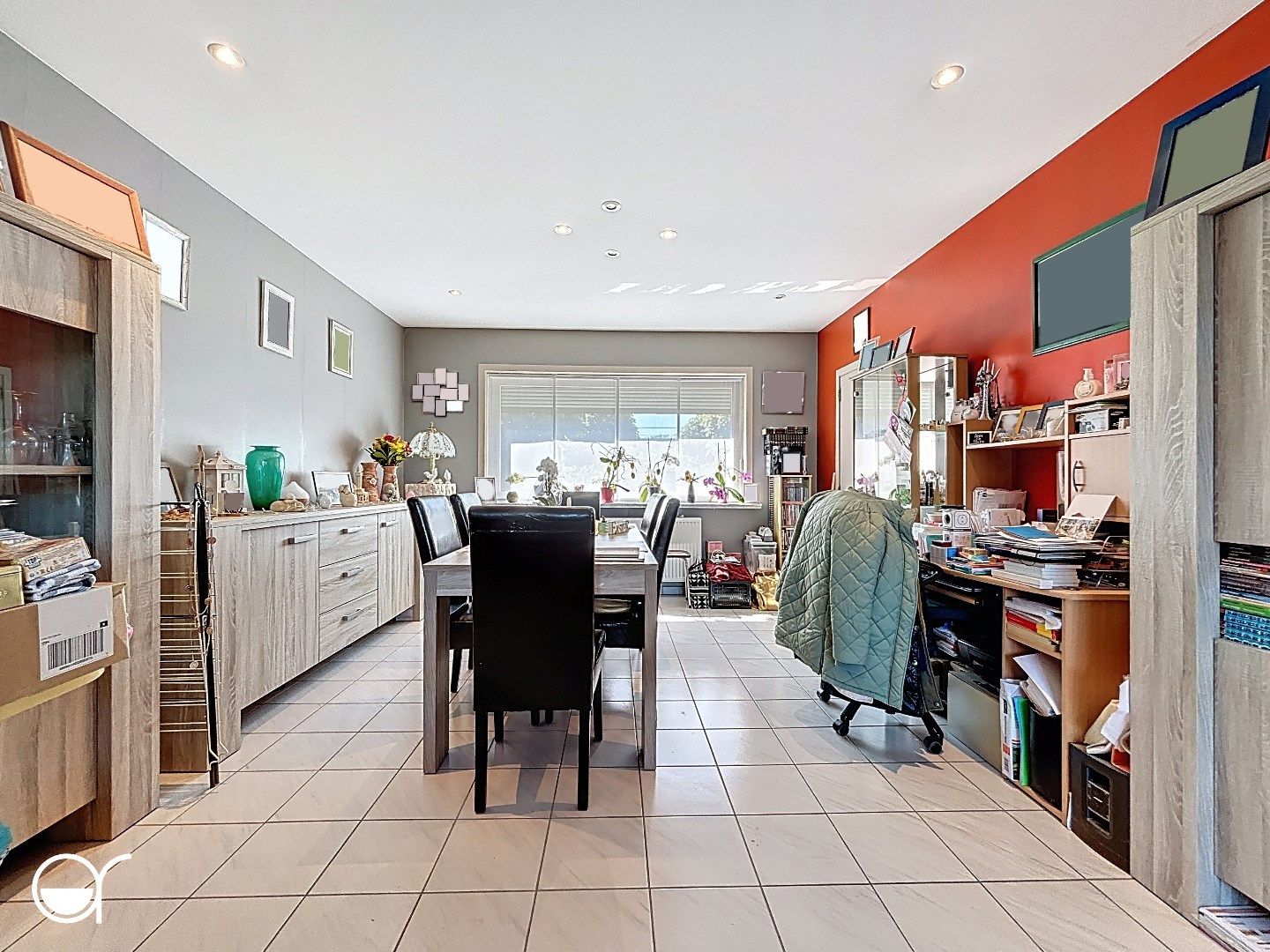 Instapklare rijwoning met tuin en 2 parkeerplaatsen  foto 2