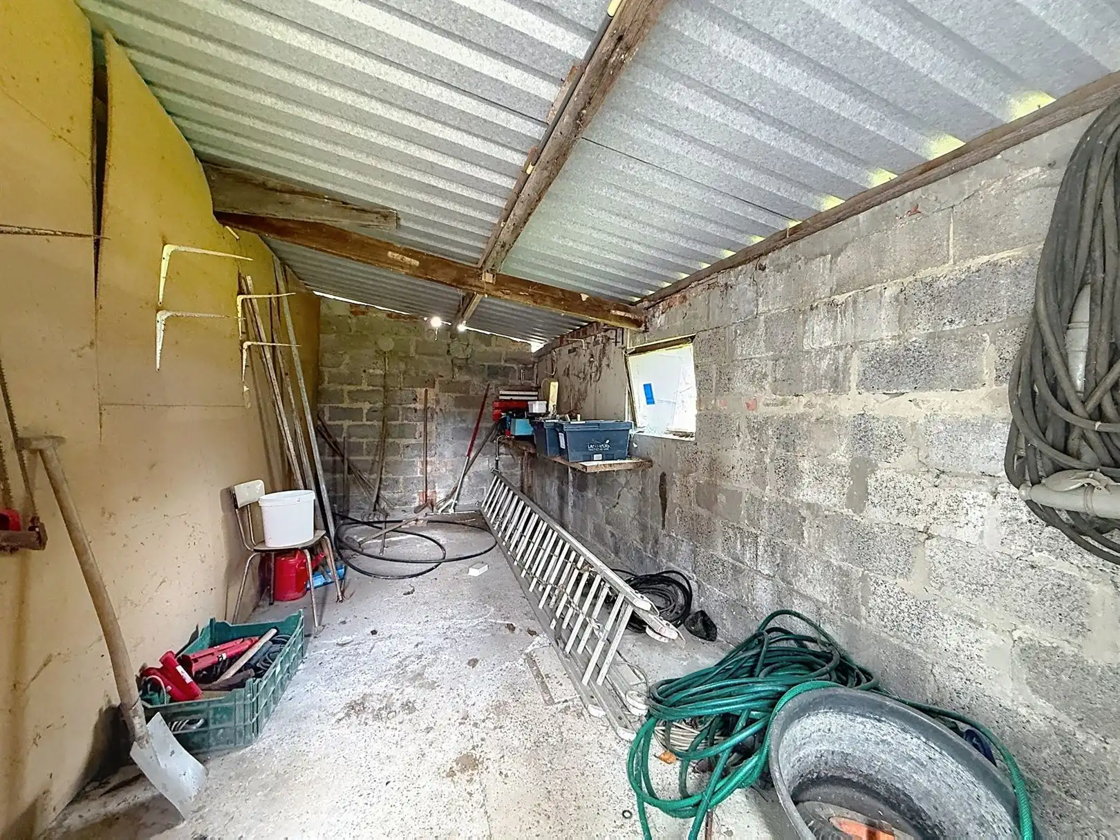 Te renoveren woning met 3 slpks en zolder, tuin, 12a 06ca foto 48