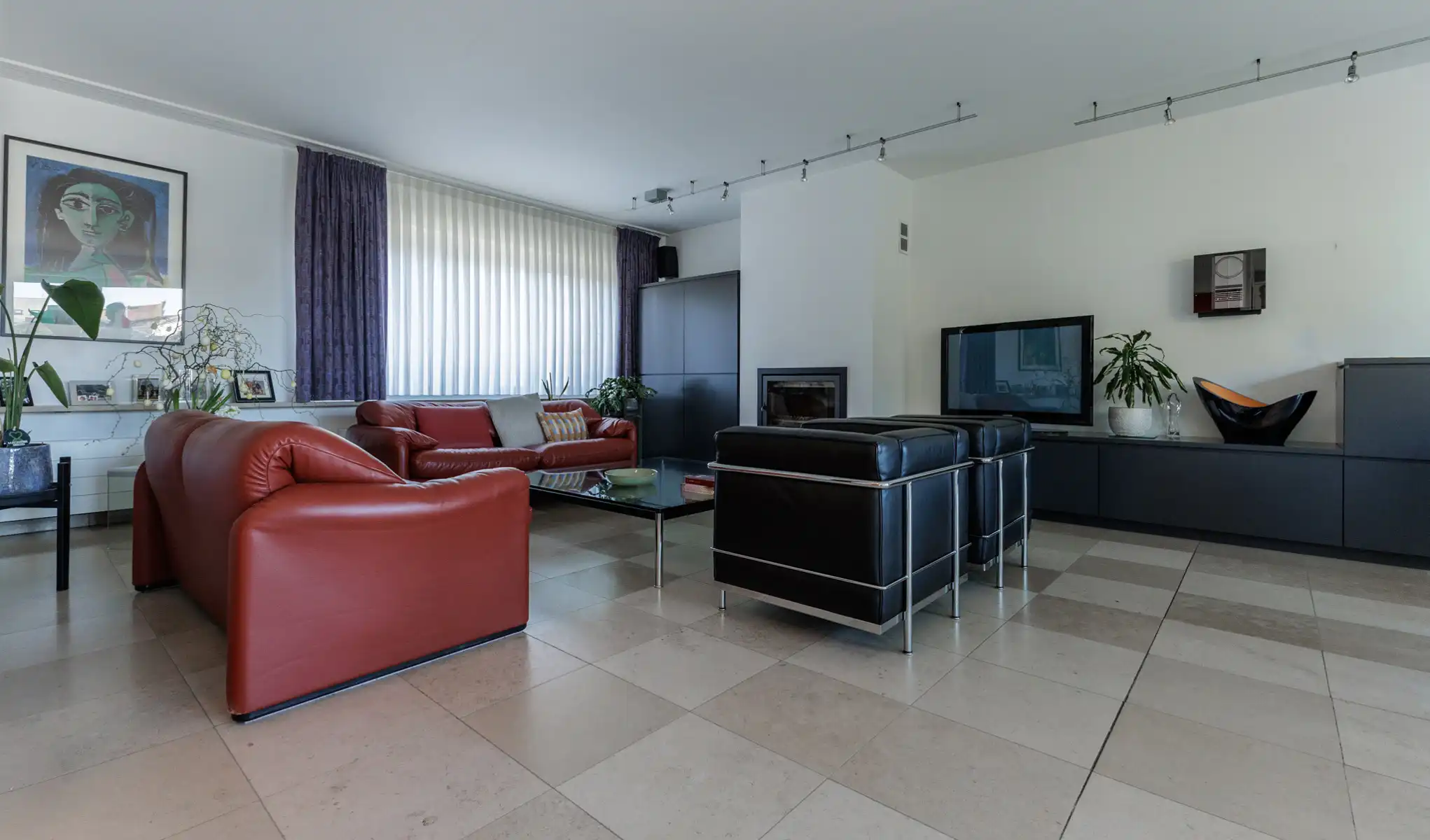 Ruime woning met praktijkruimte foto 8