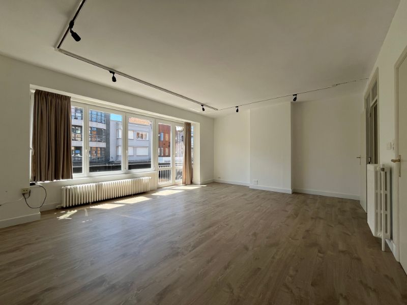 Instapklaar en centraal gelegen appartement met buitenparkeerplaats te Sint-Idesbald foto 2