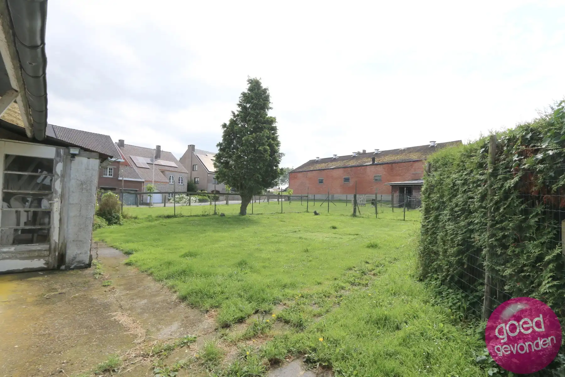 AUTHENTIEKE HOEVE MET WOONST EN GROND - PRACHTIGE LIGGING foto 45