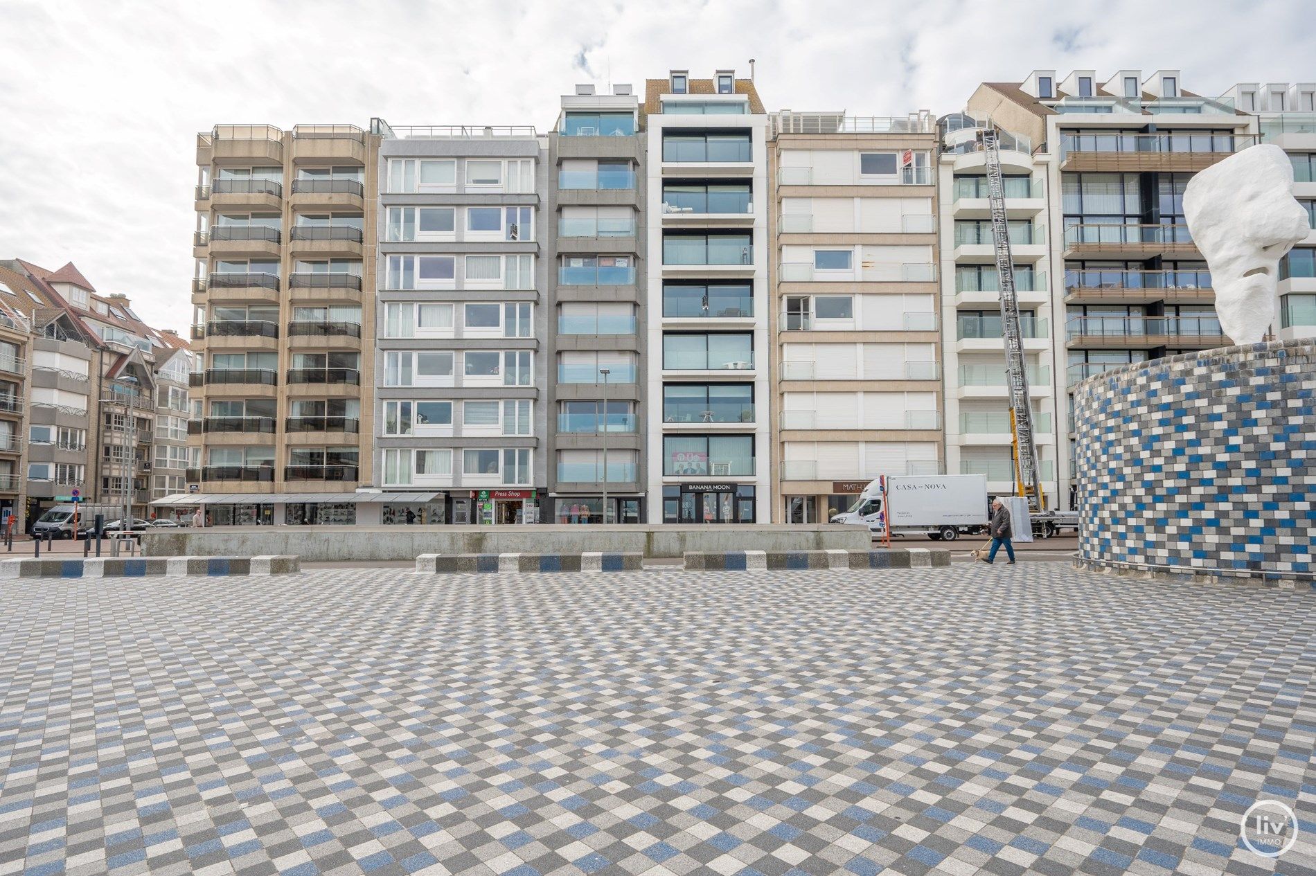 UNIEK 3 slaapkamer appartement gelegen op het RUBENSPLEIN met een prachtig open ZEEZICHT.  foto 6