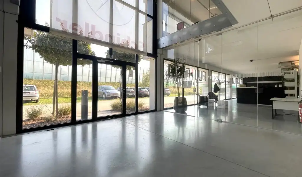 Modern afgewerkte kantoorruimte te huur in Burcht foto 3