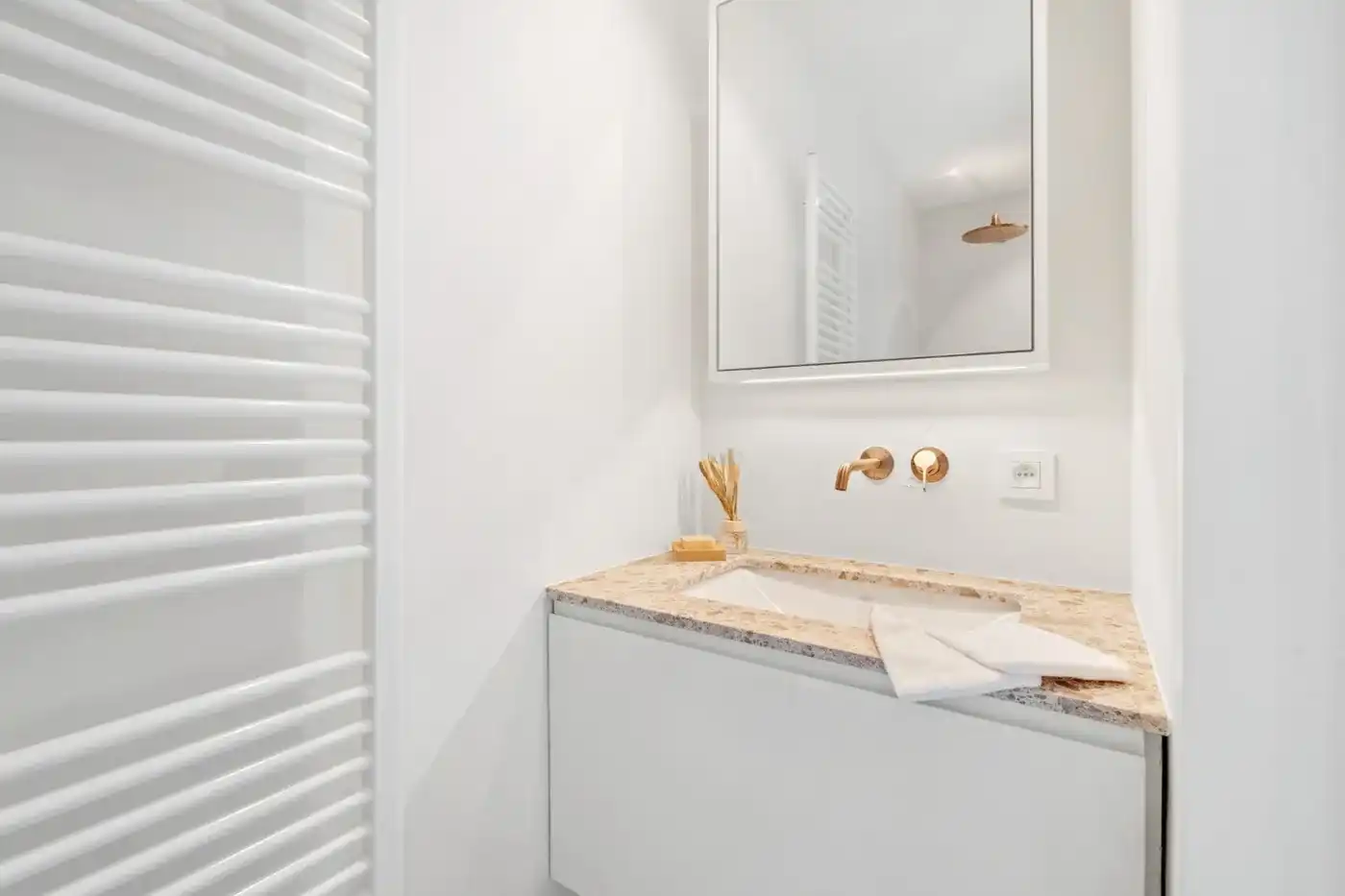 Prachtig appartement met een panoramisch uitzicht op zee foto 14