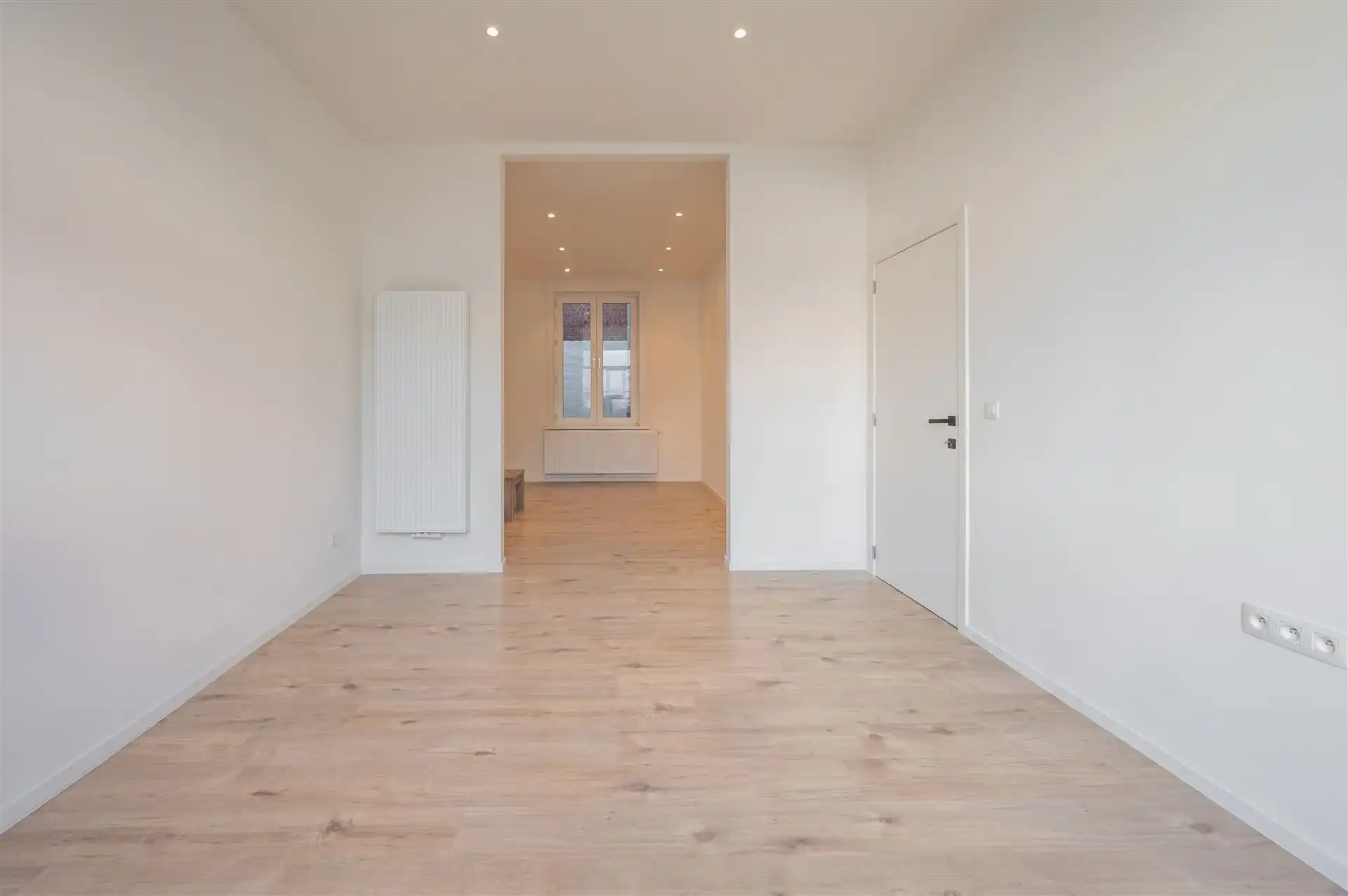 Ruime, volledig gerenoveerde herenwoning met 6 kamers foto 6