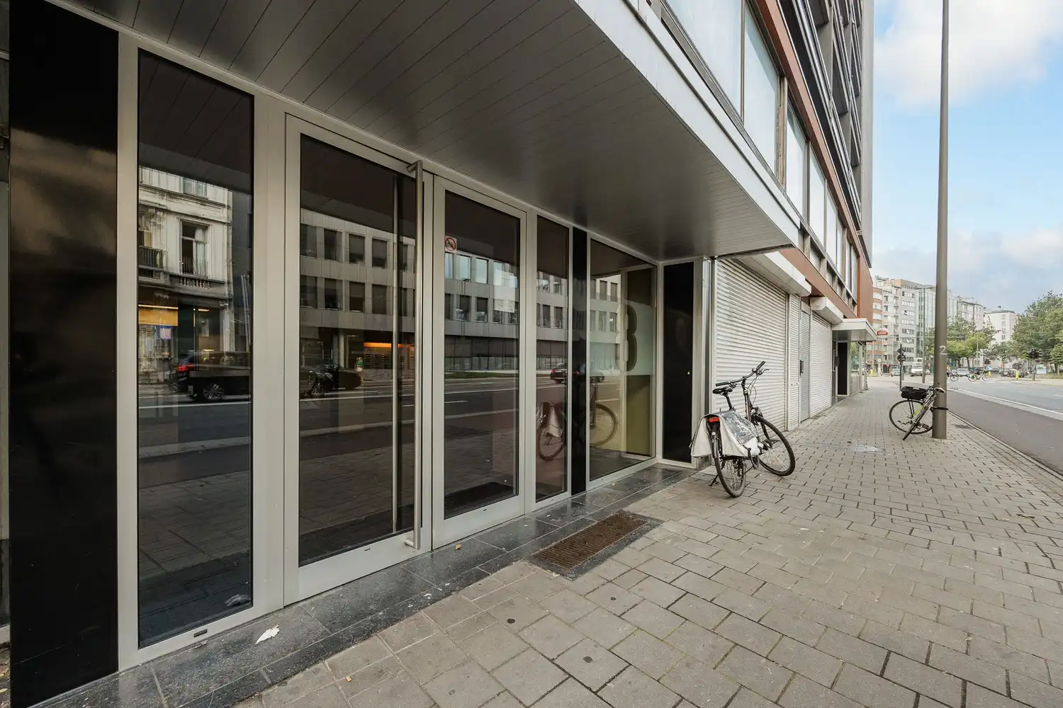 Instapklare en gemeubelde studio te koop in Antwerpen op de 7e verdieping van een verzorgd gebouw aan het Stadspark foto 5