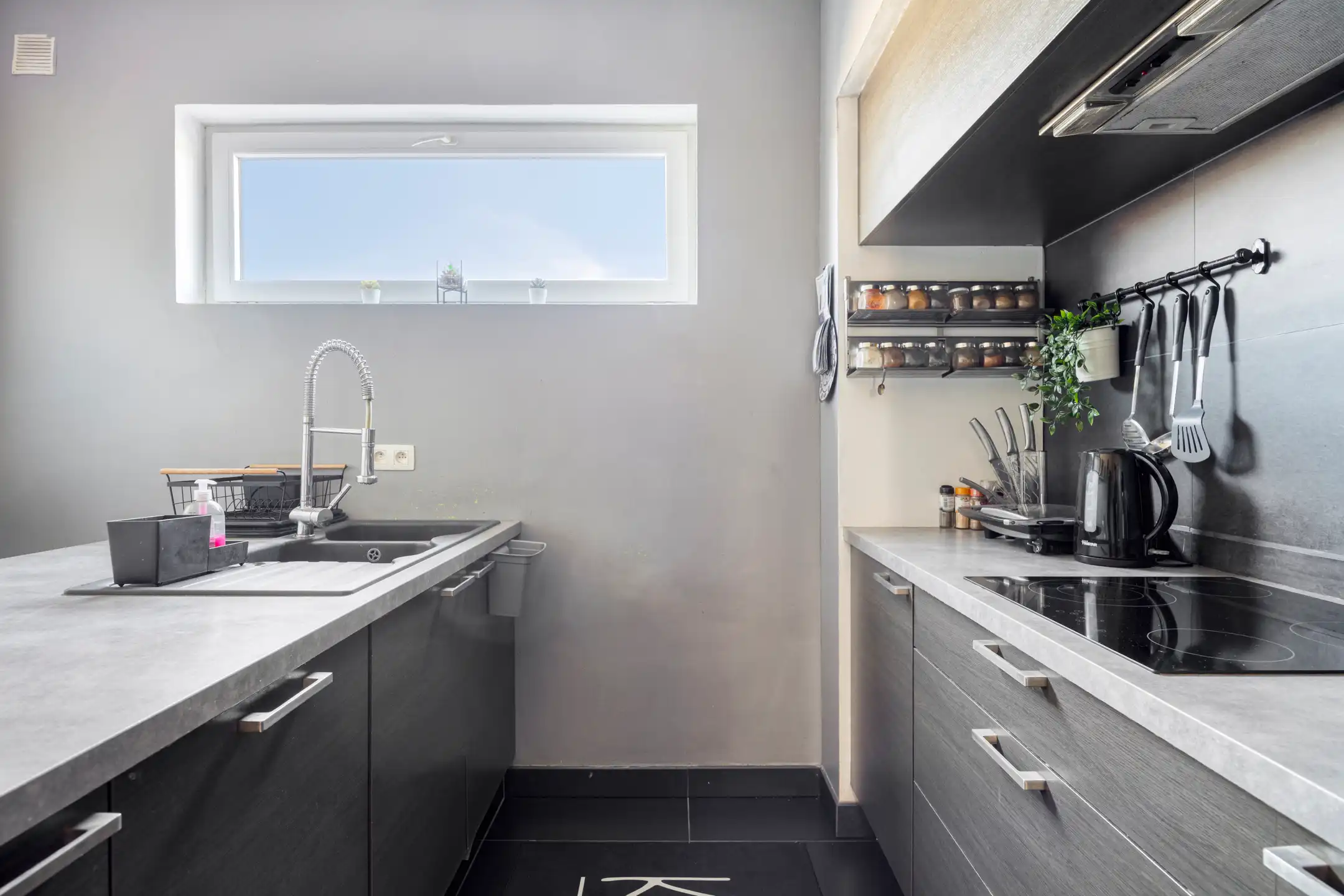Ruime gezinswoning van 215 m² met vier à vijf slaapkamers en tuin foto 10
