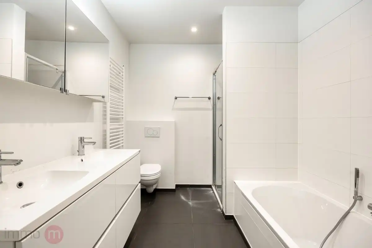 Recent gelijkvloers app. met 2 slaapkamers, tuin en 2 autostaanplaatsen. foto 27