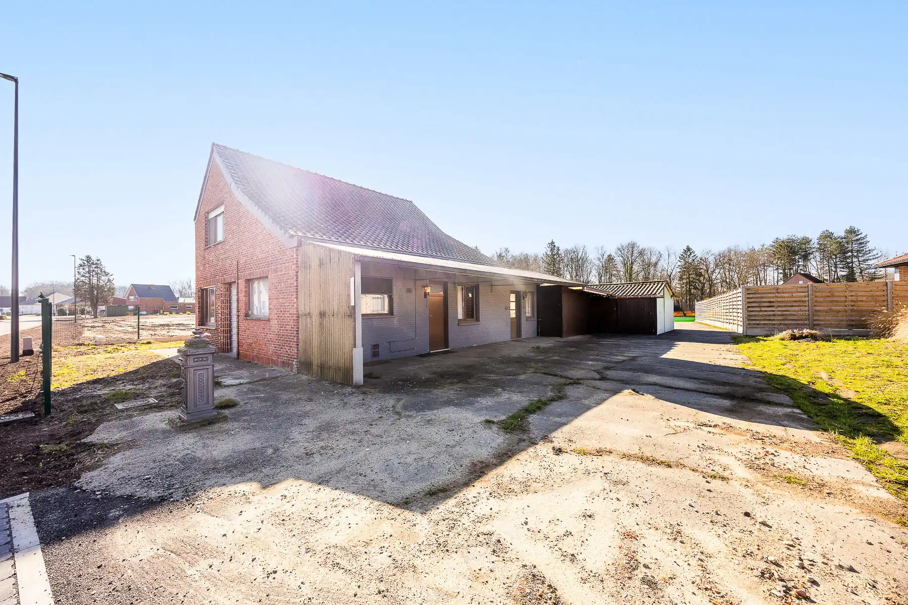 Openstaande te renoveren woning op 1214 m² te Begijnendijk foto 2