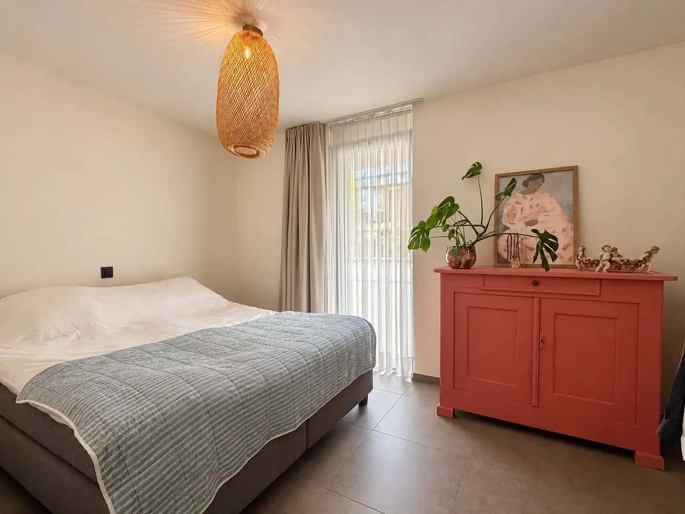 Modern gelijkvloers appartement met drie slaapkamers en gezellig tuintje foto 12