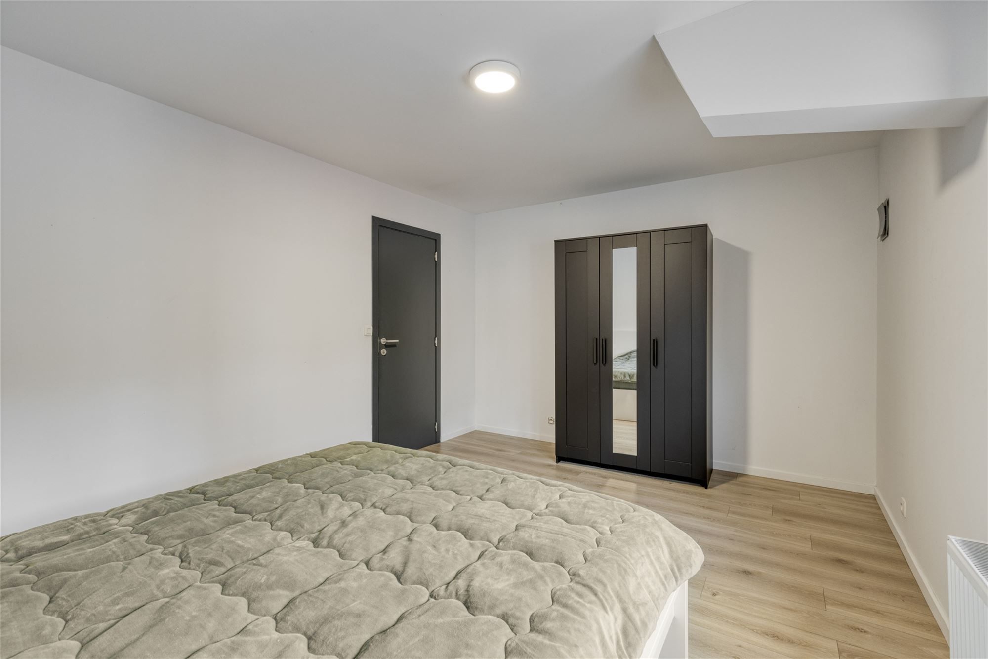 Gerenoveerd en leuk huis met 3 slaapkamers foto 9