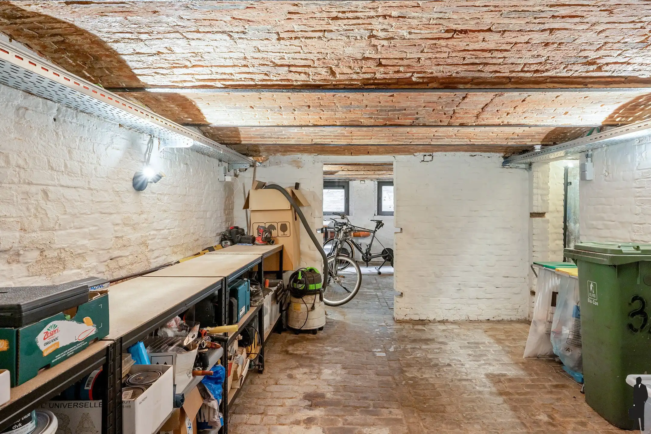 Karaktervolle, volledig gerenoveerde woning met 4 slaapkamers en stadstuin in het hart van Berchem foto 26