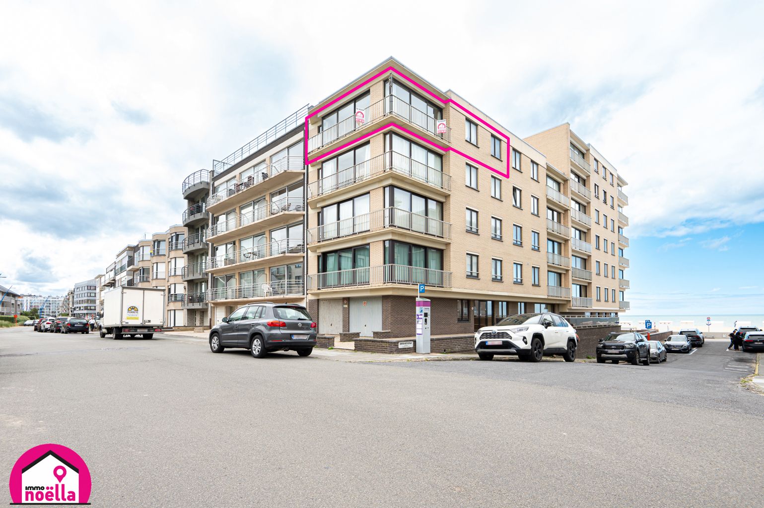 TE KOOP RUIM HOEKAPPARTEMENT MET 2 SLAAPKAMERS SINT IDESBALD foto {{pictureIndex}}