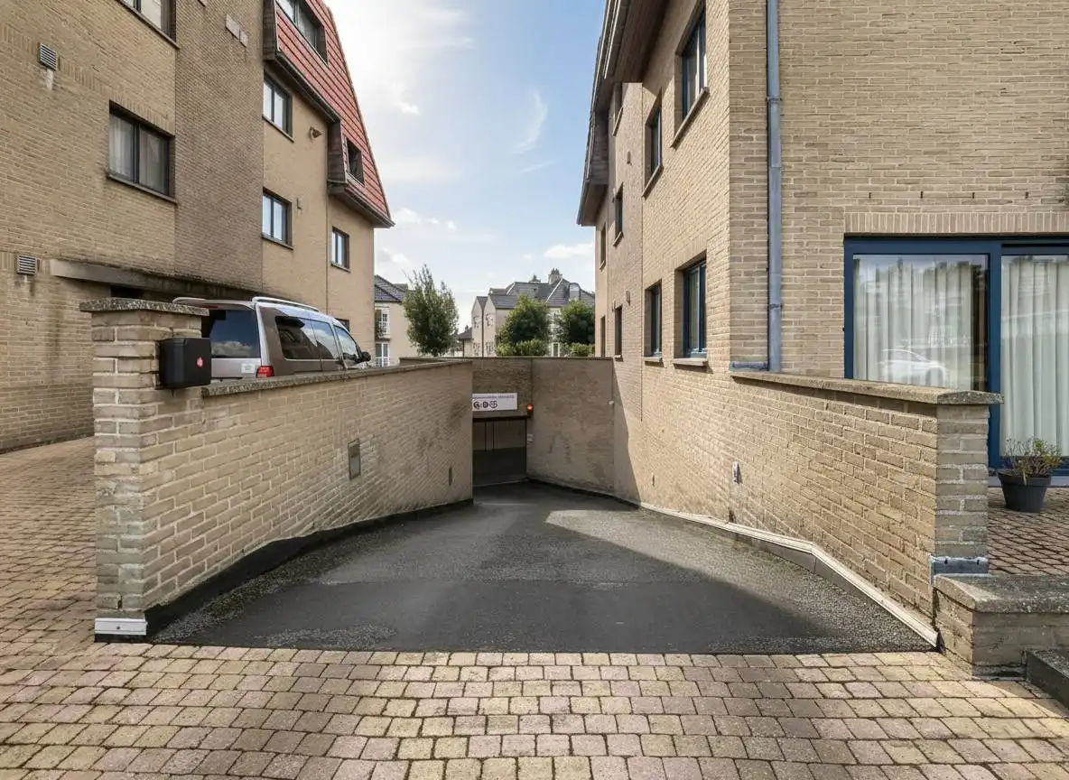 Gesloten garagebox te koop Duinenweg te Middelkerke! foto 5