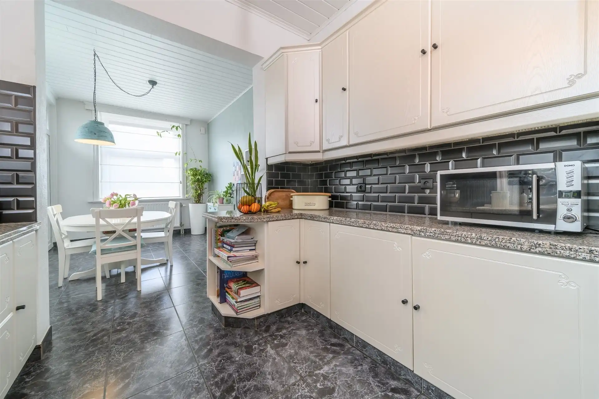 Ruime en instapklare woning met tal van mogelijkheden foto 8