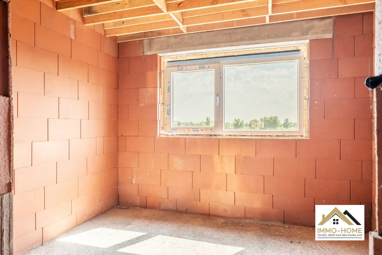 HOB casco woning met héél veel potentieel foto 18