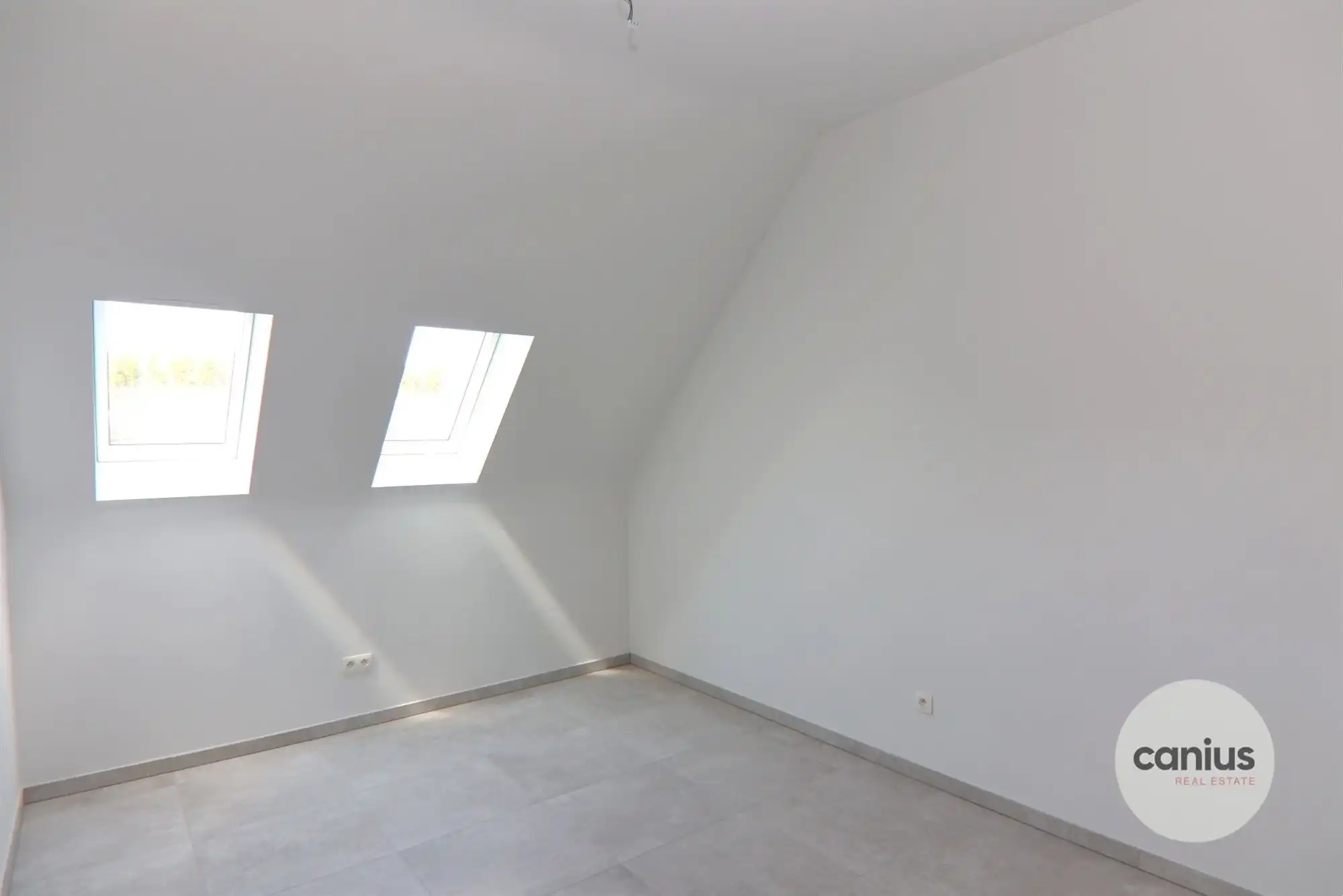 HEDENDAAGSE WONING NABIJ HET CENTRUM foto 11