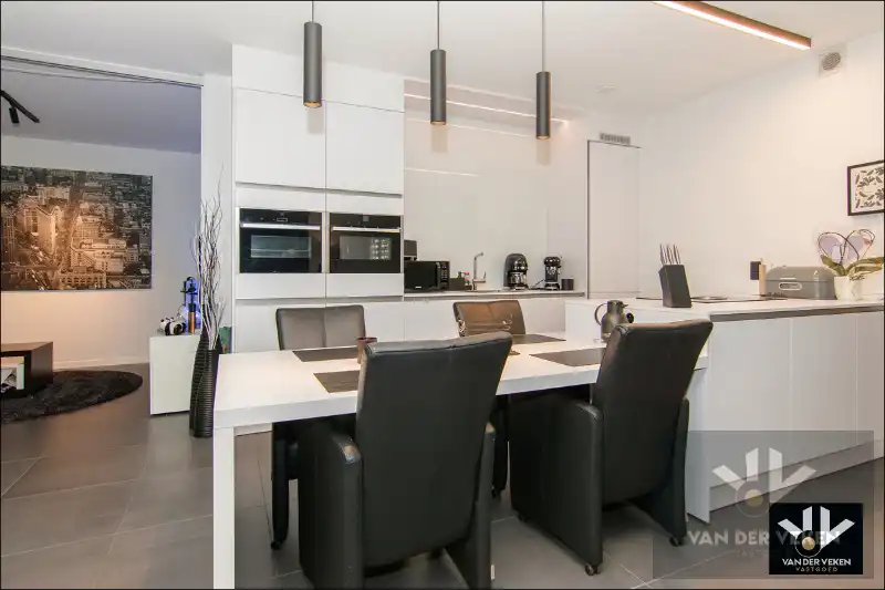 RECENT, KNAP AFGEWERKT APP ZUIDZICHT IV foto 7