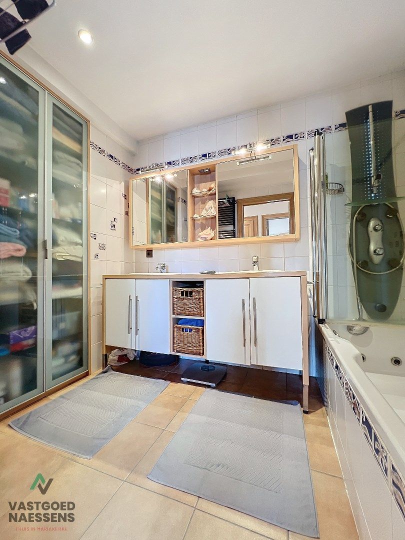 SCHITTEREND HOEK-APPARTEMENT MET PANORAMISCH ZICHT foto 17