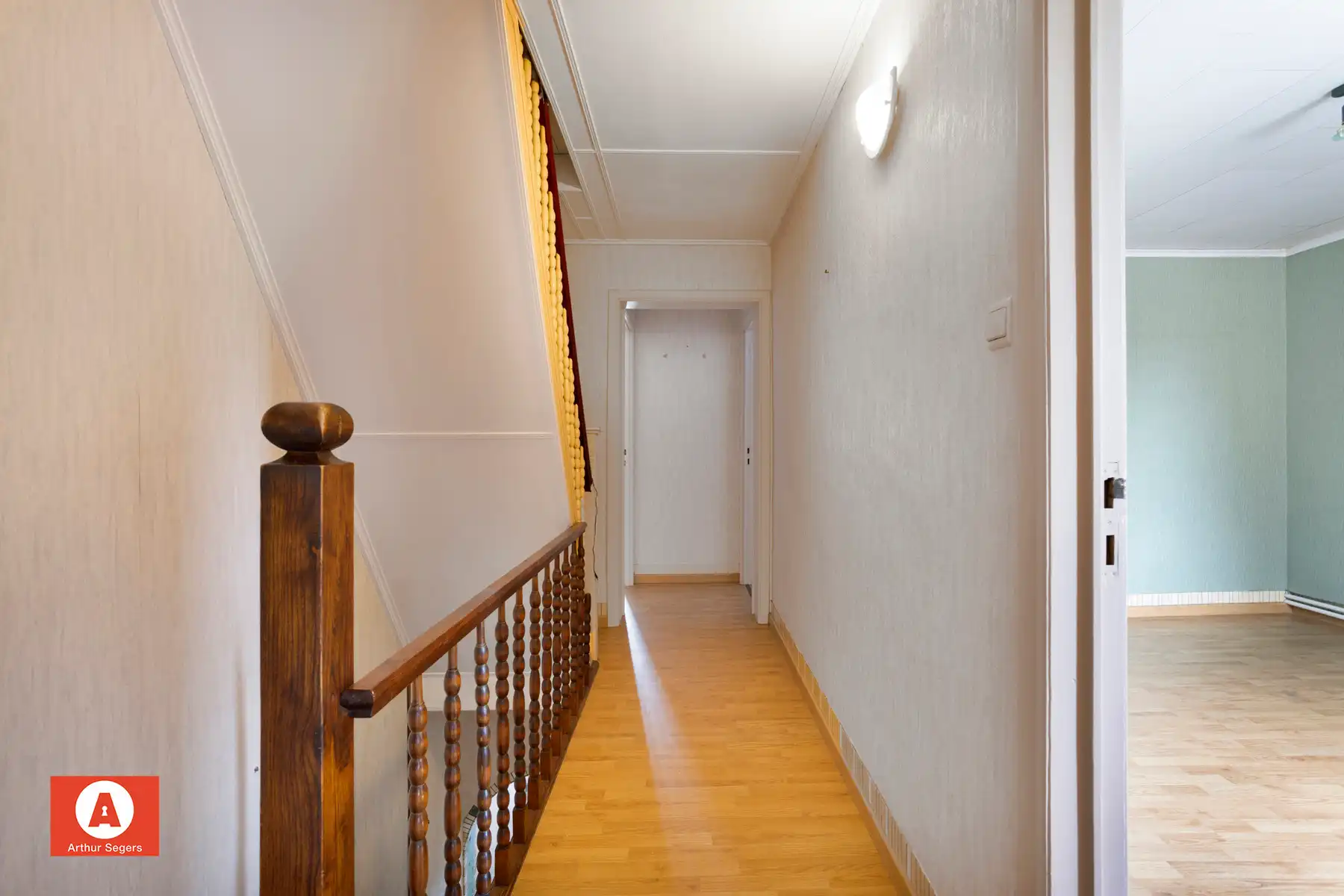 Te renoveren woning met werkhuis en ruime tuin foto 10