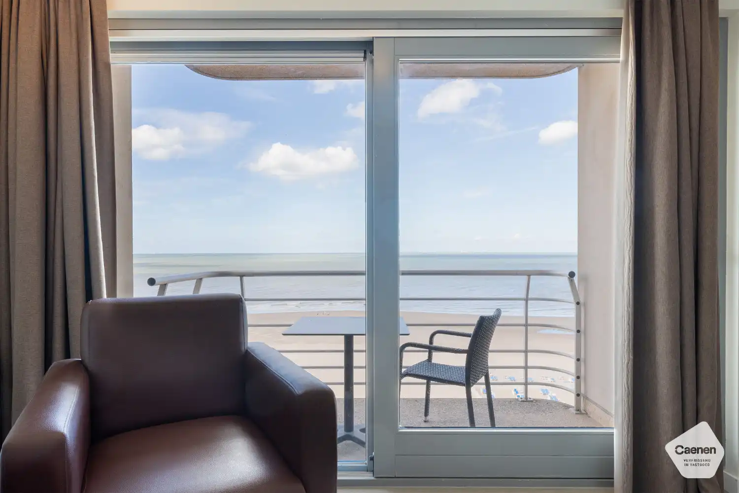 Eén slaapkamer appartement met frontaal zeezicht foto 13