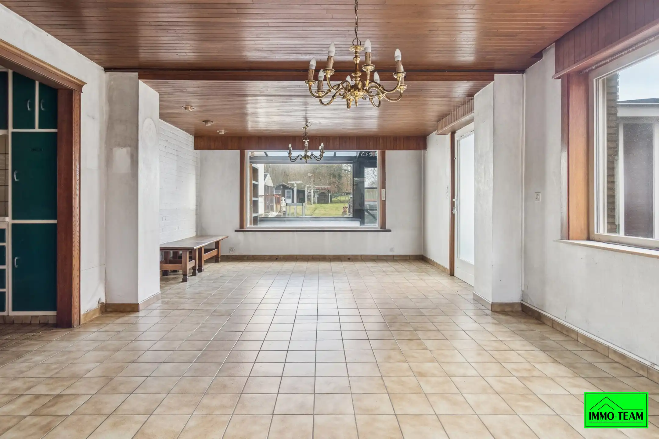 Te renoveren 4-gevel woning met garage en tuin foto 6