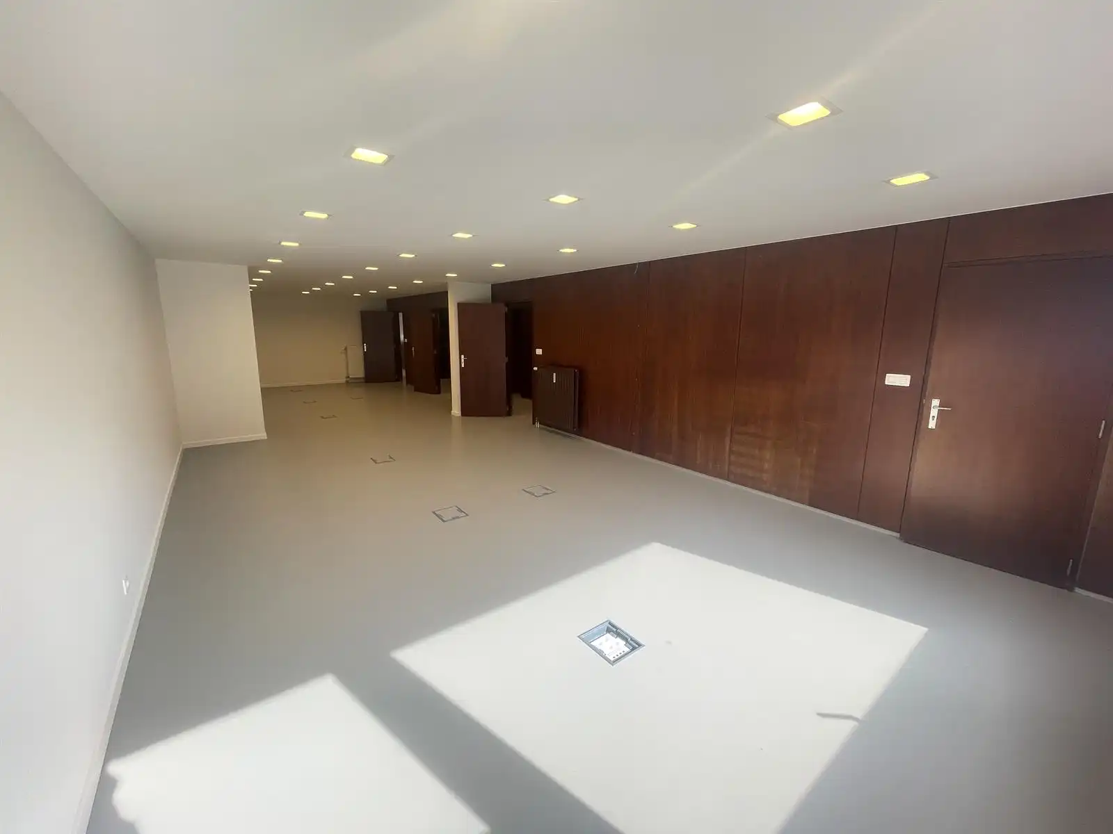 Prestigieus kantoor te huur op de Frankrijklei foto 5