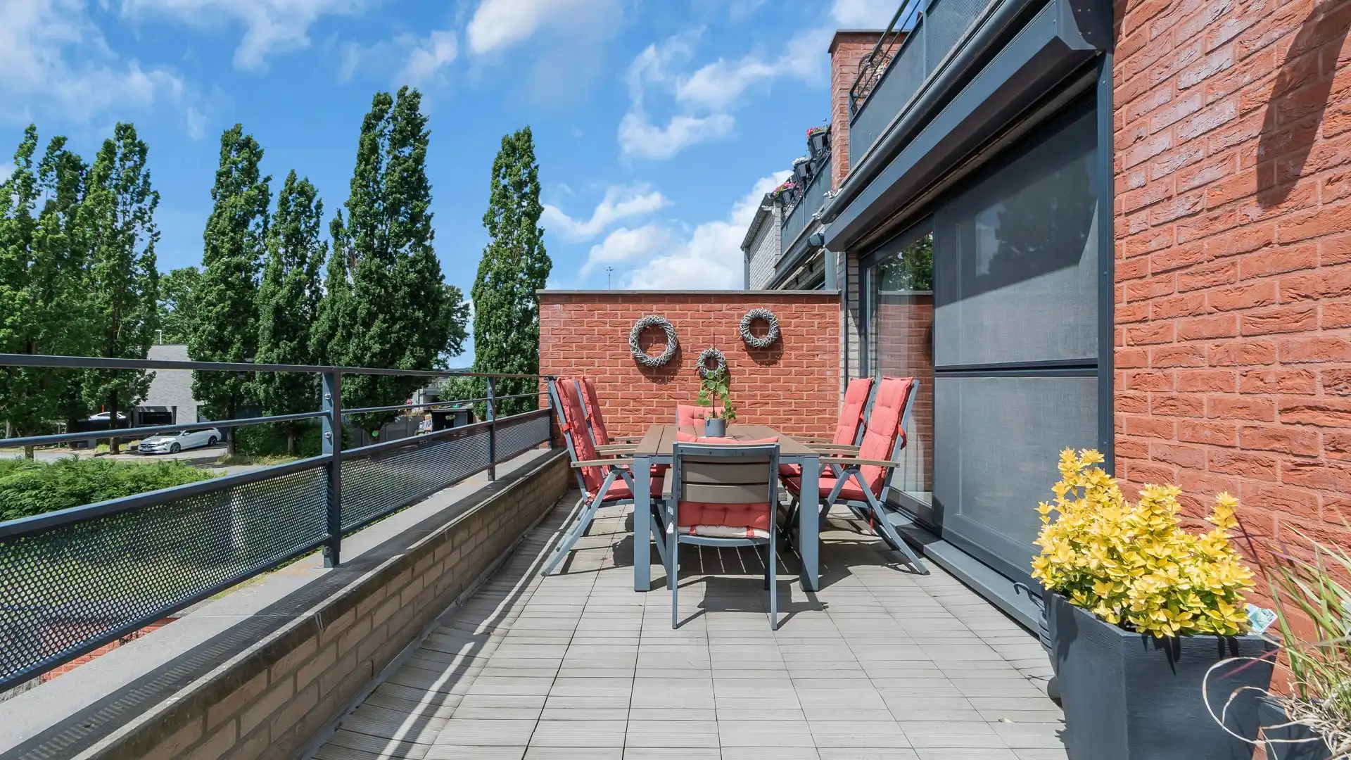 Lichtrijk, energiezuinig en instapklaar appartement met riant terras foto 14