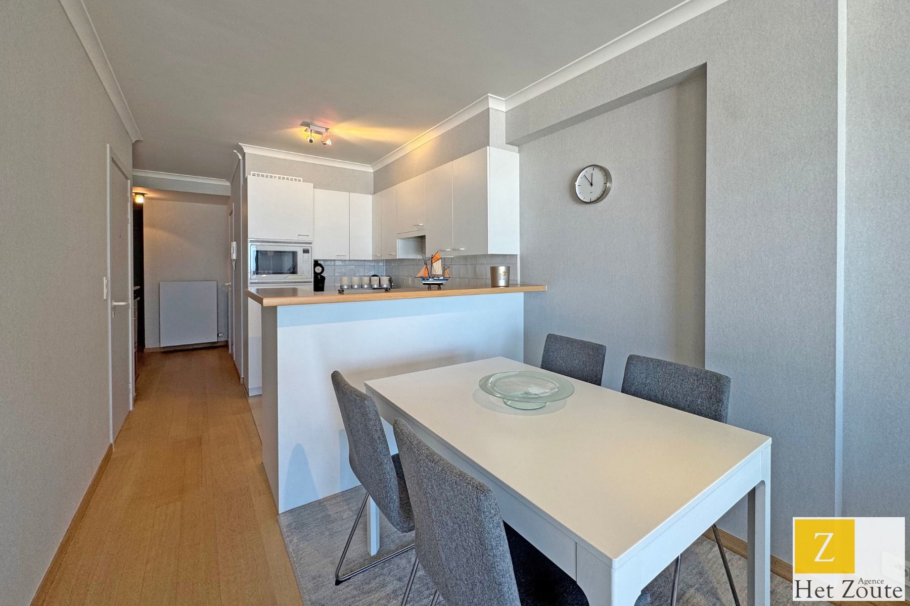 Appartement met frontaal zeezicht te Duinbergen foto 5