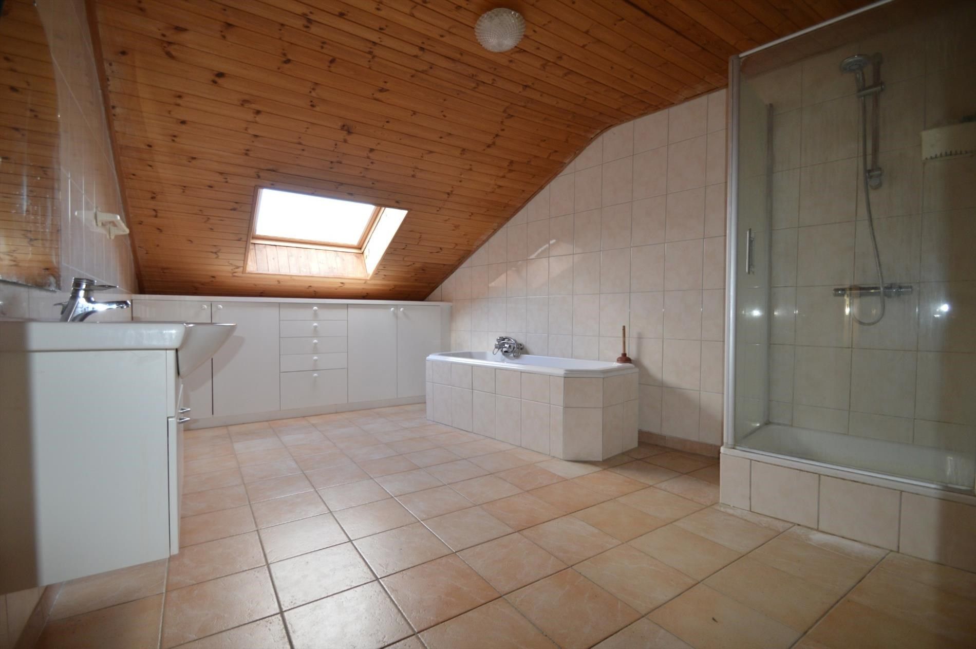 Woning in halfopen bebouwing met 3 slaapkamers, carport en tuin te Hoeselt foto 19