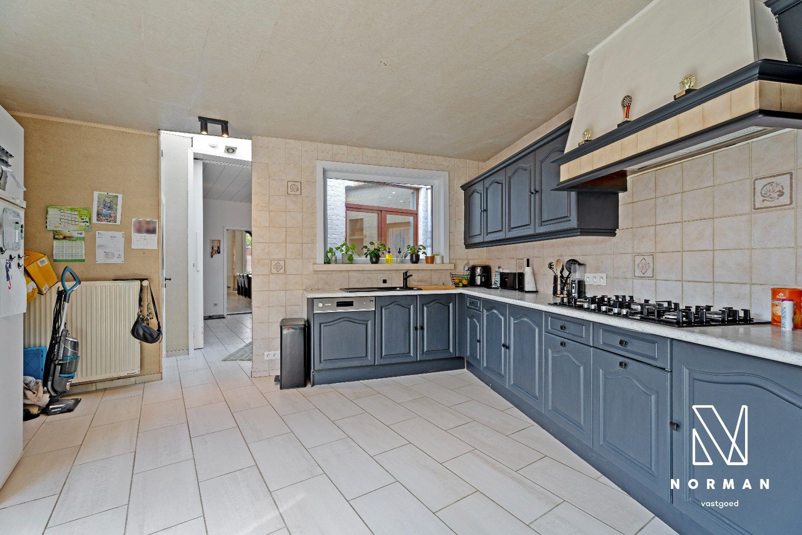 Instapklare woning met 4 slpk + garage in Heule! foto 9