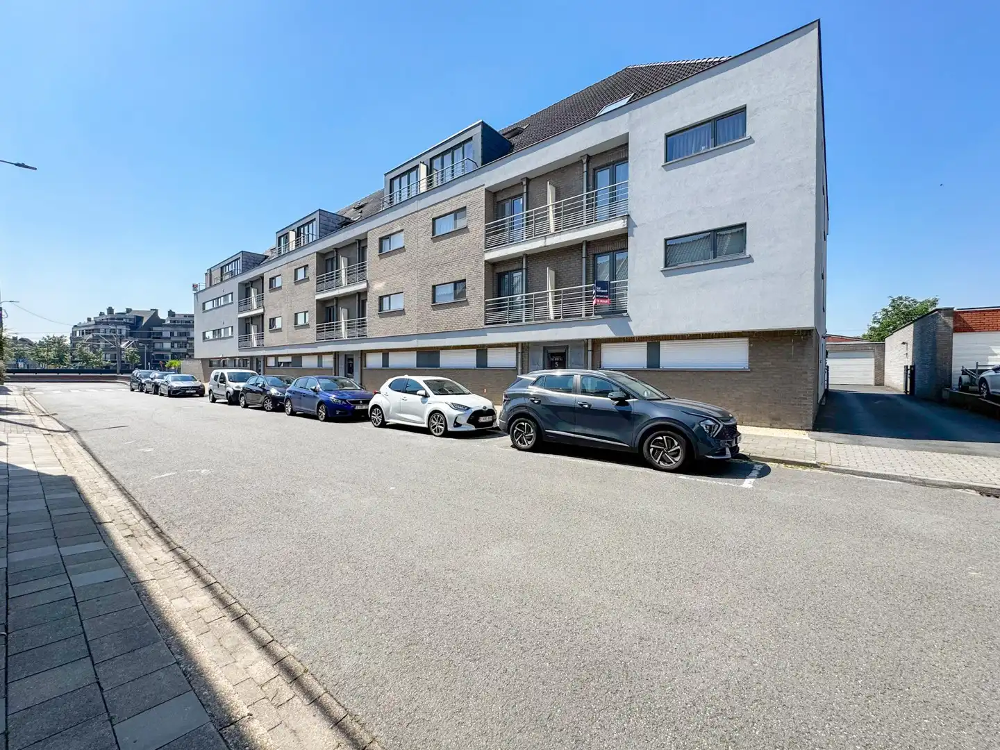 Lichtrijk appartement met garagebox aan het station van Aalter foto {{pictureIndex}}