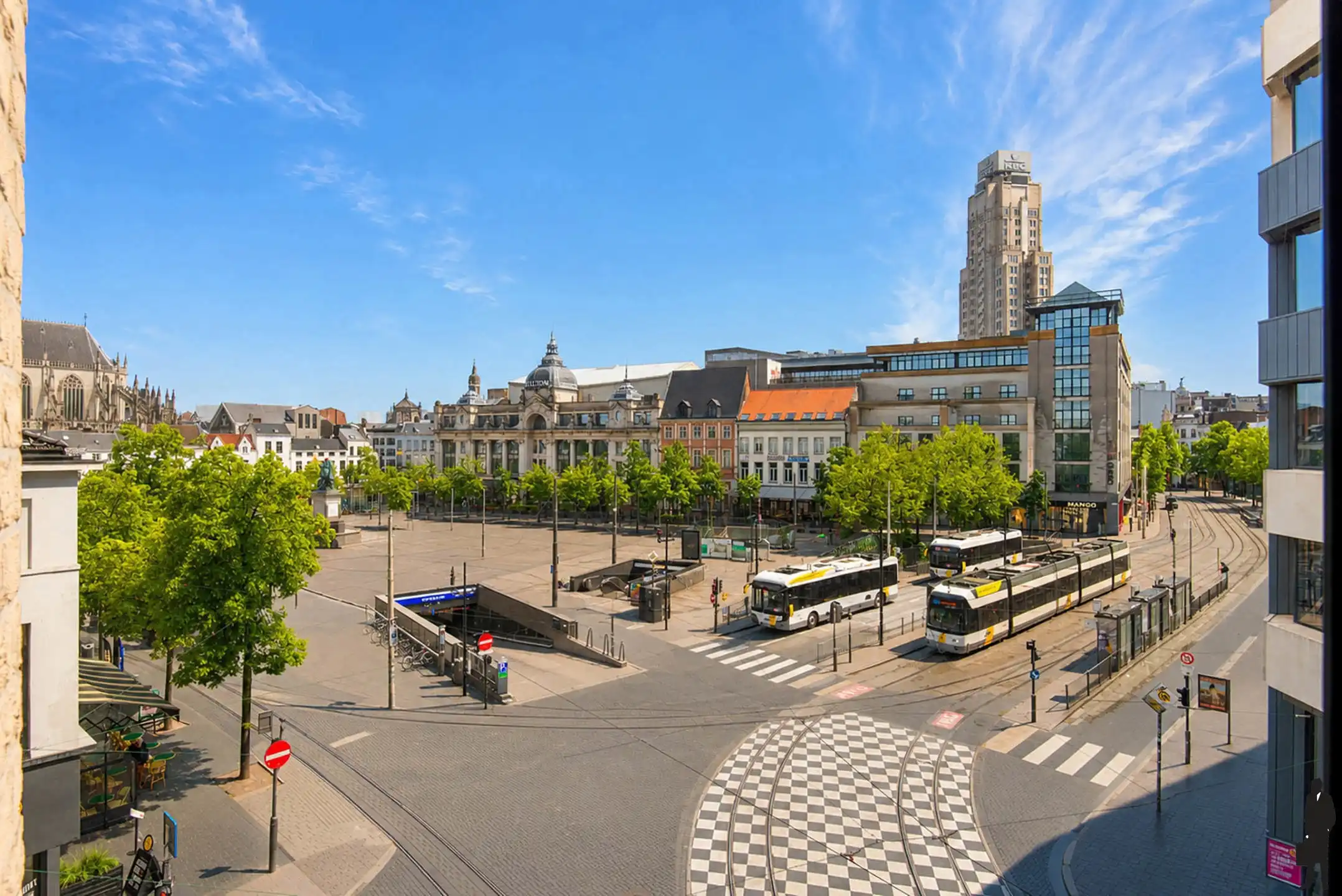 Dubbelappartement met zicht op Groenplaats en Kathedraal foto 3