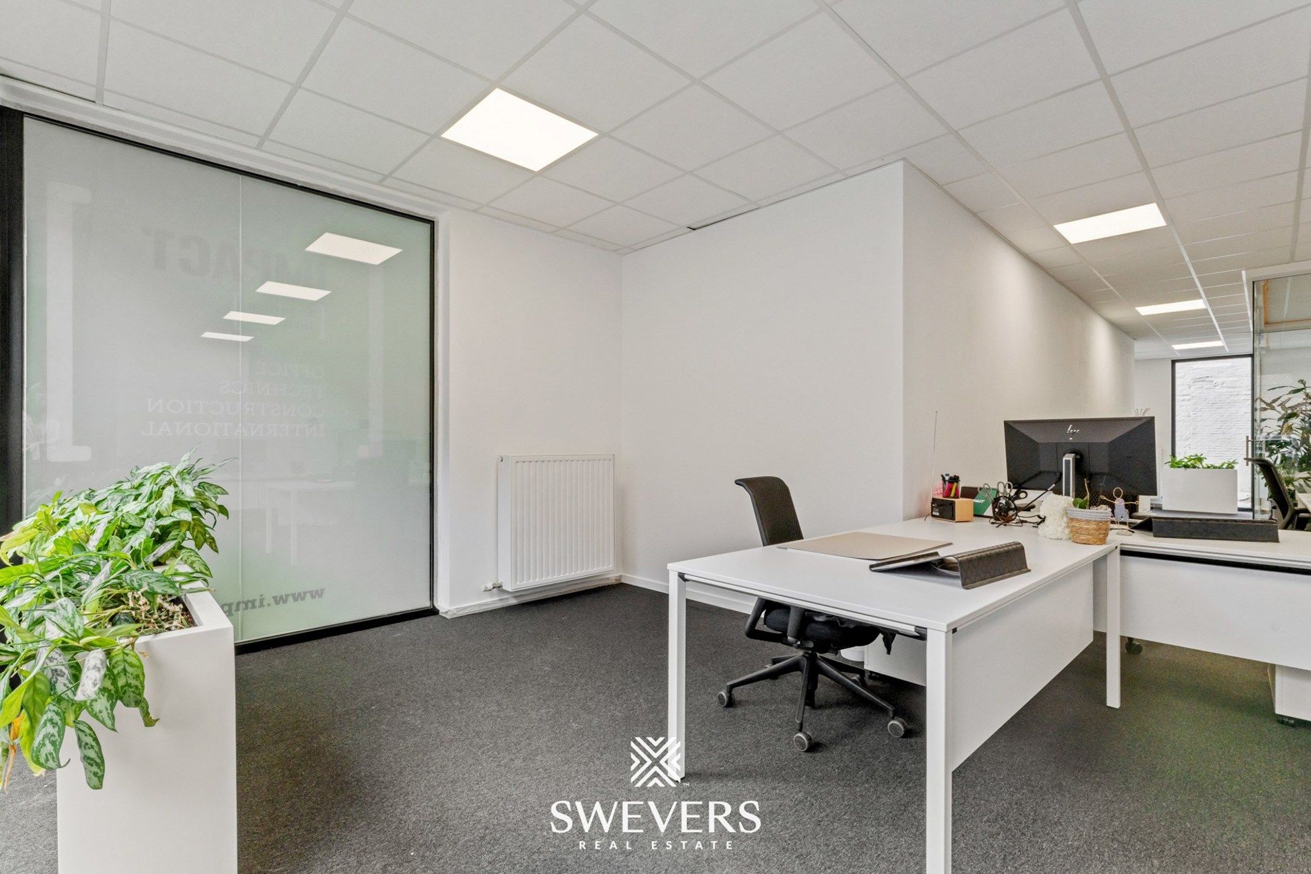 Instapklaar handelspand van 127 m² op toplocatie in Beringen foto 11