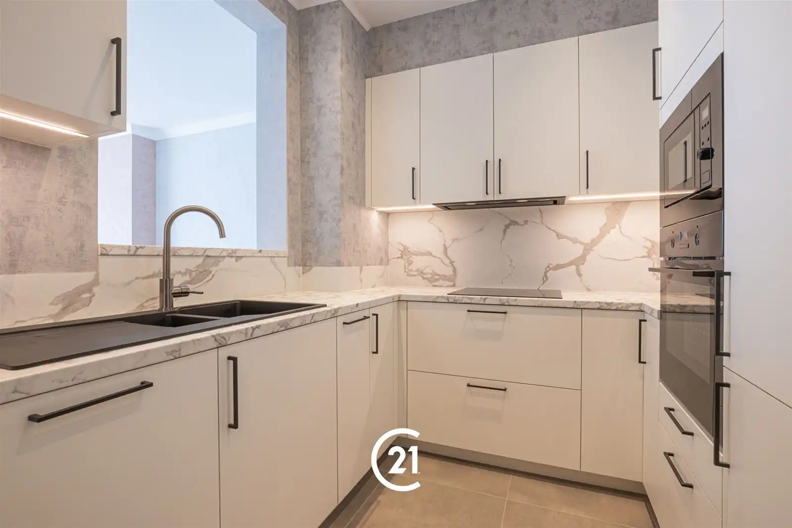 Instapklaar en stijlvol gerenoveerd appartement in Gent foto 4