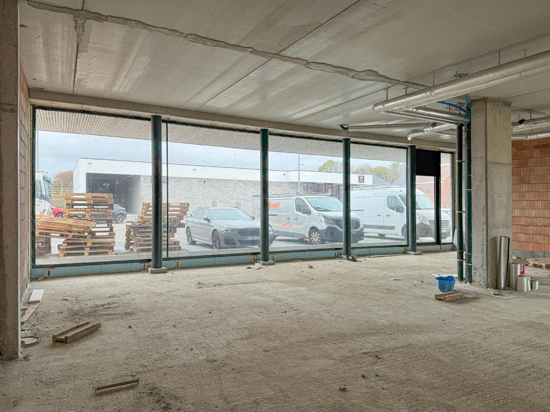 Kantoor of handelsgelijkvloers (250m²) in het centrum van Ham foto 4