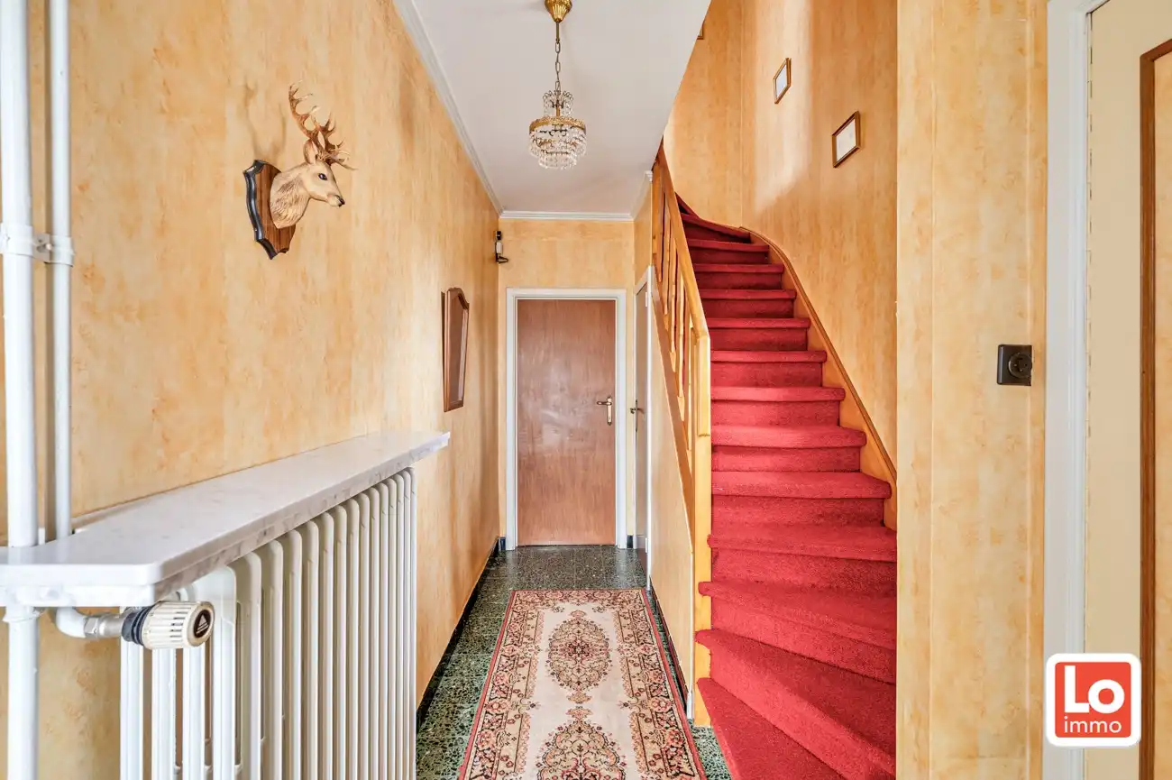 VERKOCHT! Charmante open te renoveren woning met garage en grote tuin op een goed bereikbare locatie tussen Lochristi en Oostakker! foto 4