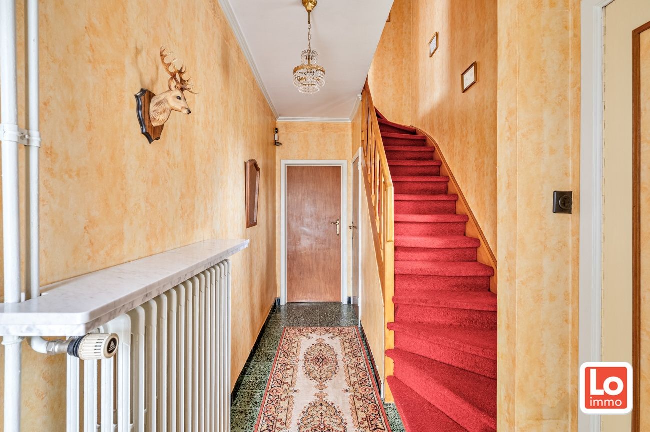 VERKOCHT! Charmante open te renoveren woning met garage en grote tuin op een goed bereikbare locatie tussen Lochristi en Oostakker! foto 4
