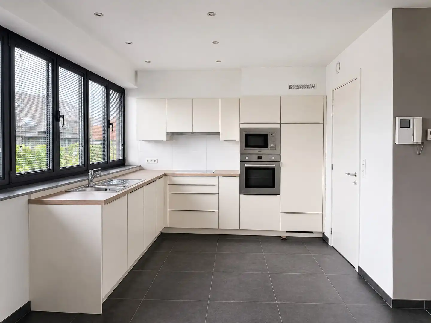 Energiezuinig top appartement met 2 slpk inclusief garagebox en berging te huur in Sleidinge foto 9