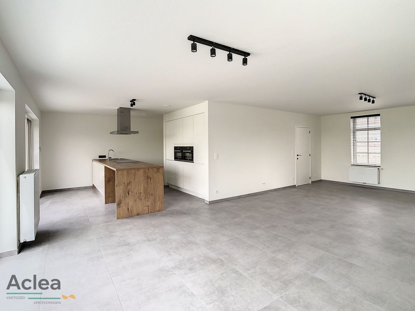 Prachtige nieuwbouw koppelwoning met 4 slpks foto 4