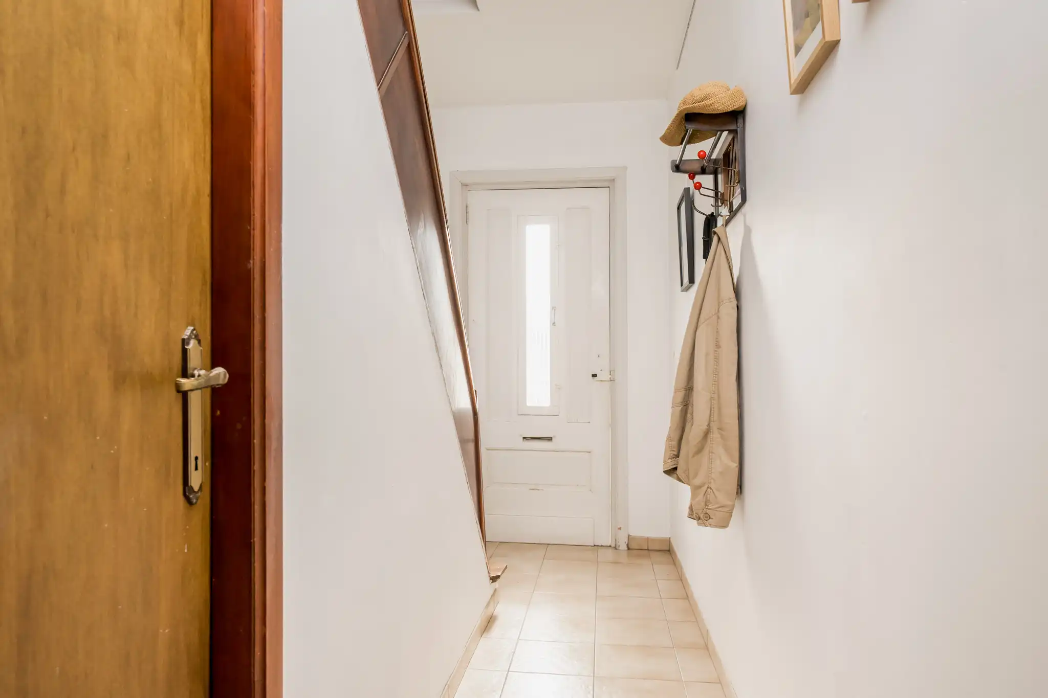 Karaktervolle woning met 3 (tot 5) slaapkamers, tuin, vergunde serre en grote garage / werkplaats foto 3