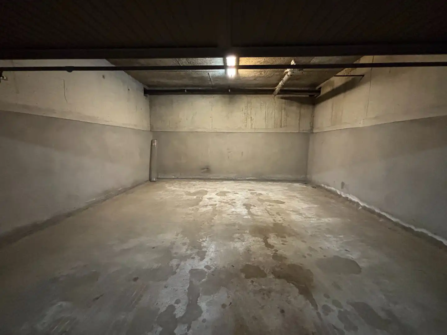 Dubbele garage TE HUUR foto 3